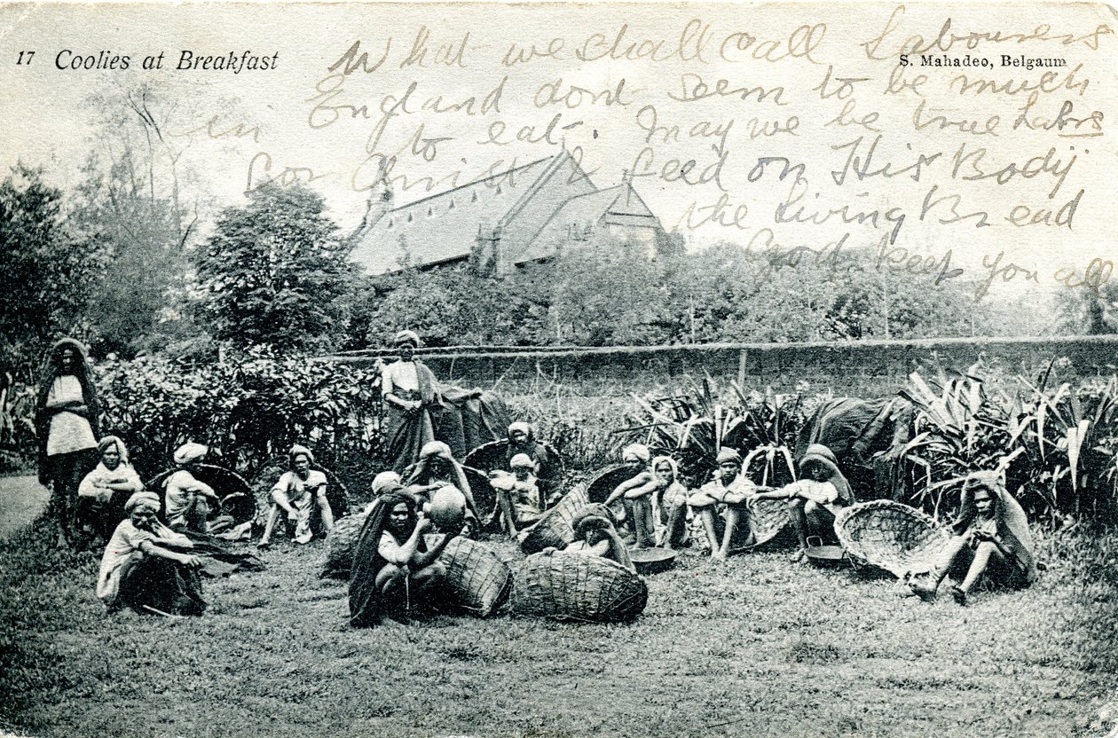 Coolies ao pequeno-almoço, c.1908 (foto a p/b) de S. Mahadeo