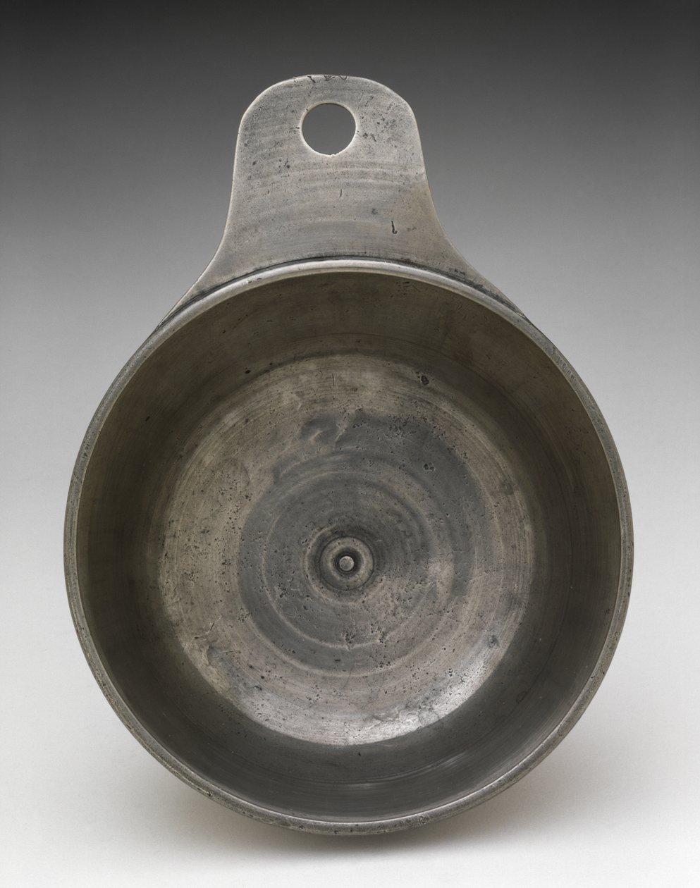 Porringer, c. 1775-1825 (estanho) de Samuel (attr.to) Pennock
