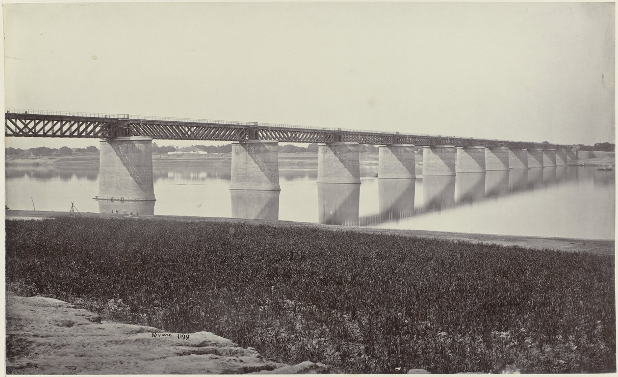 Spoorbrug over de Yamuna bij Allahabad
A ponte ferroviária que atravessa a Jumna (título original) de Samuel Bourne (signed by artist)