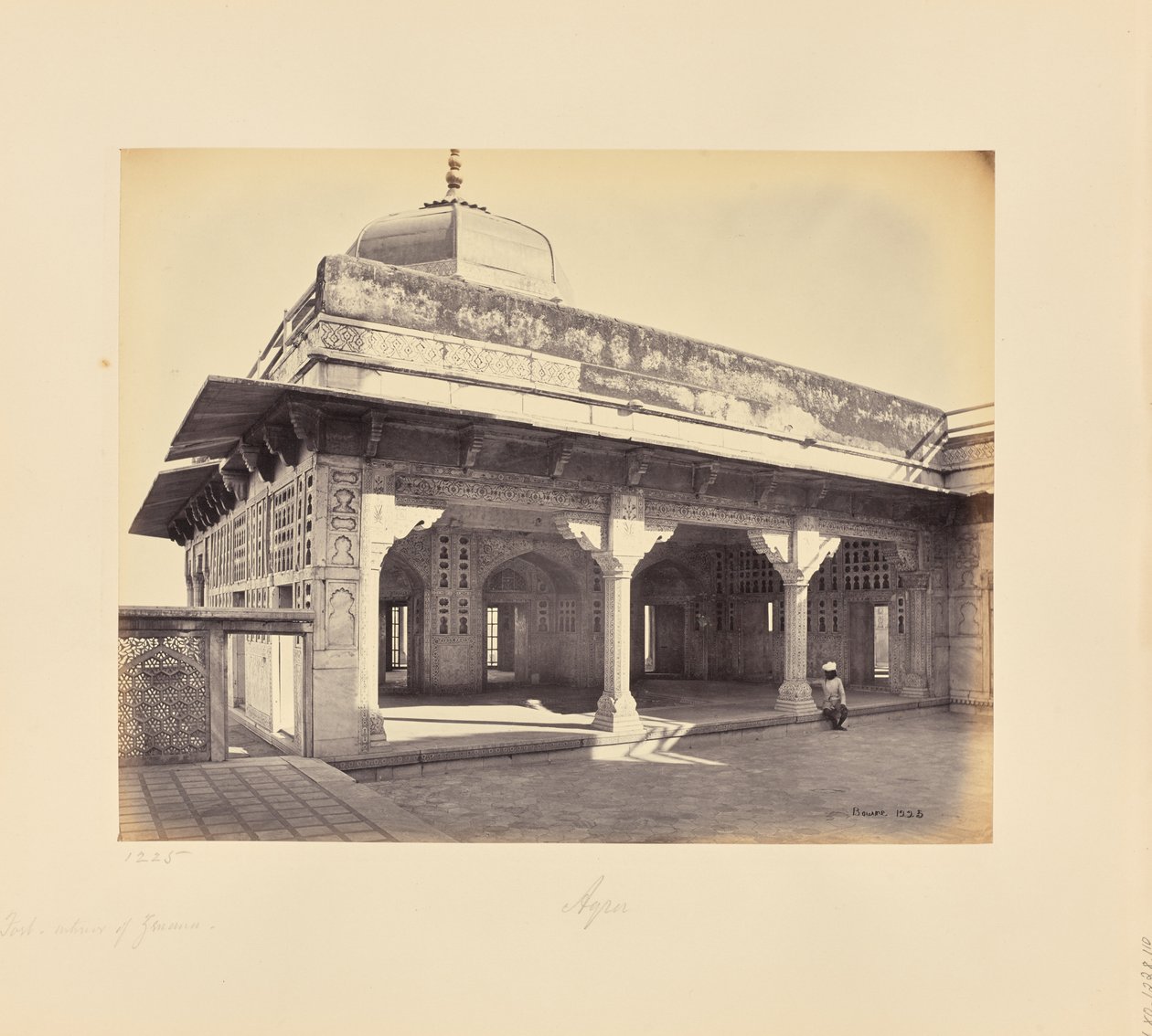 Agra; o forte, interior do zenana mostrando o trabalho em mosaico, outra vista de Samuel Bourne