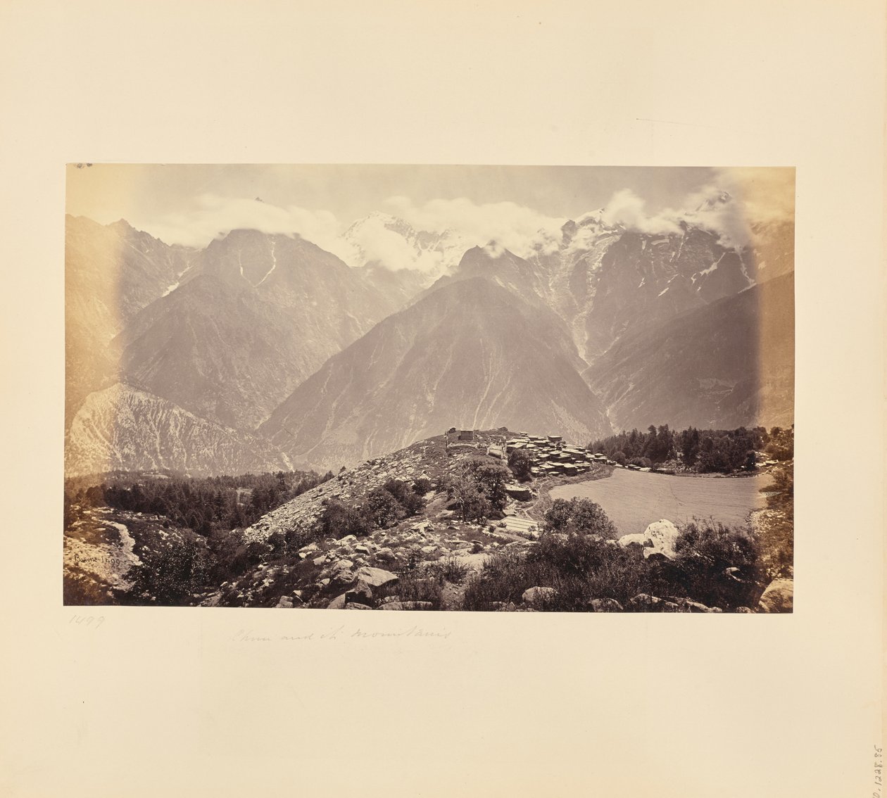 Chini e as suas montanhas de Samuel Bourne