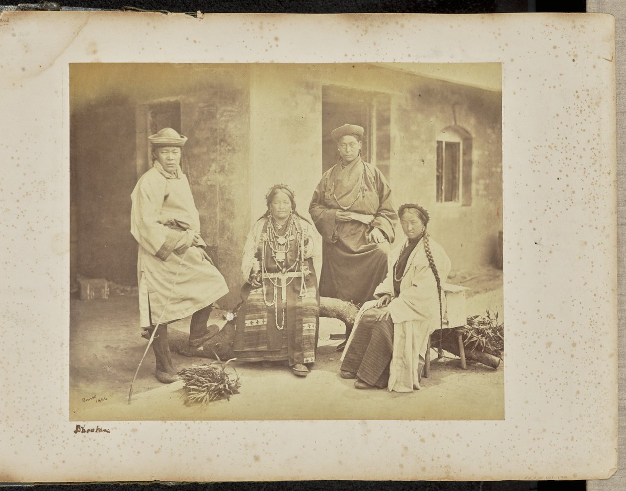 Darjeeling; grupo de bhutias de Samuel Bourne
