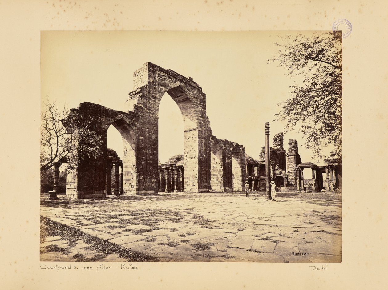 Deli; o Kutub Minar, vista geral dos arcos de Samuel Bourne