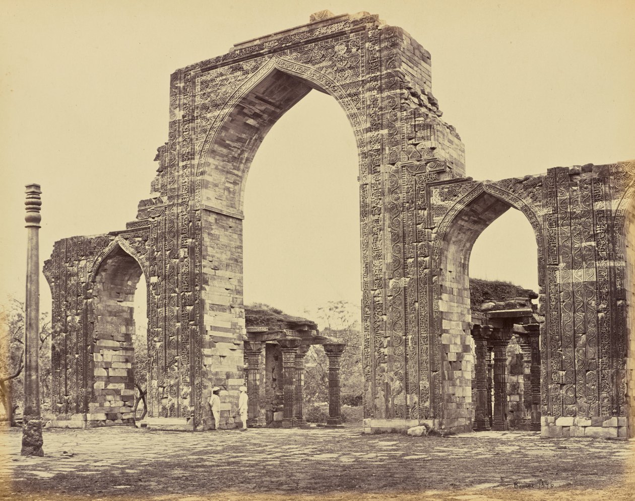Deli; o Kutub Minar, o Grande Arco e o Pilar de Ferro de Samuel Bourne