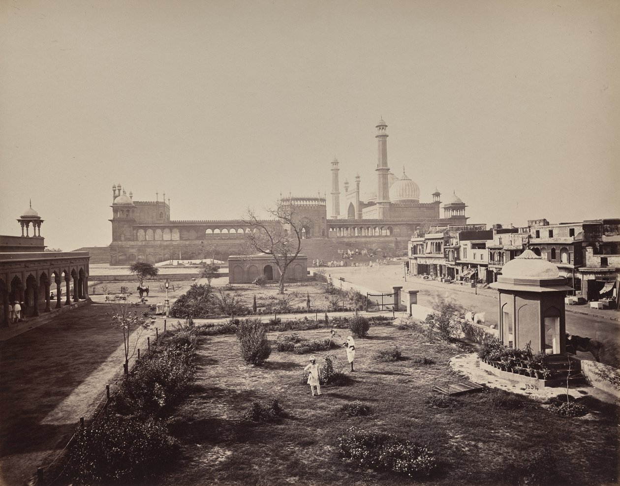 Deli. Vista do lado norte da Jama Masjid, o principal lugar de culto muçulmano de Samuel Bourne