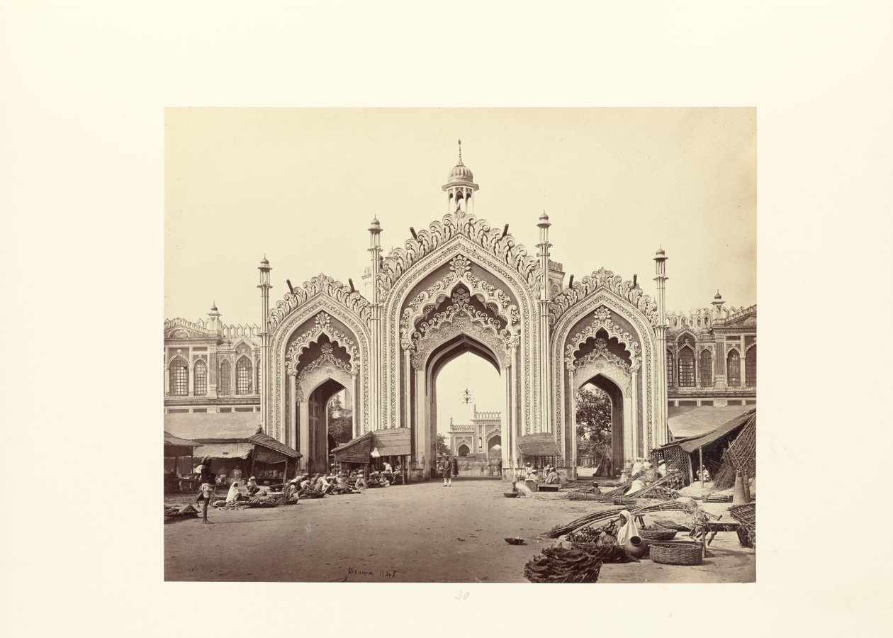 Lucknow; o portal do bazar de Hooseinabad de Samuel Bourne