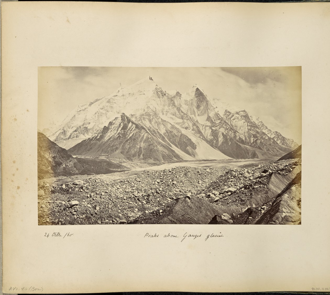 Cordilheira de picos nevados acima do glaciar de Gangotri de Samuel Bourne