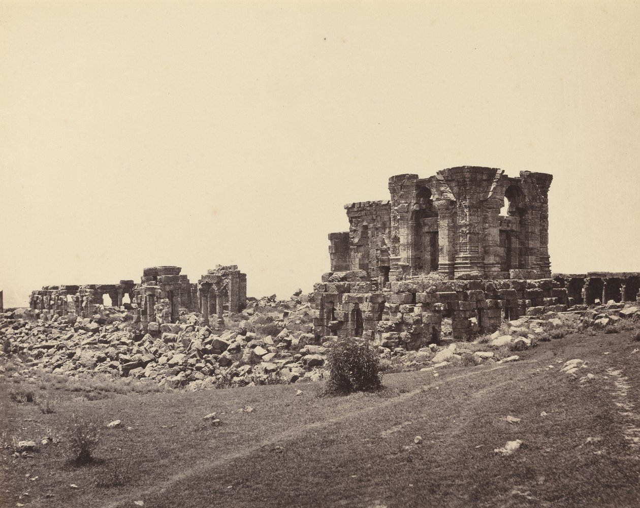 Ruínas de Martand do sudeste de Samuel Bourne