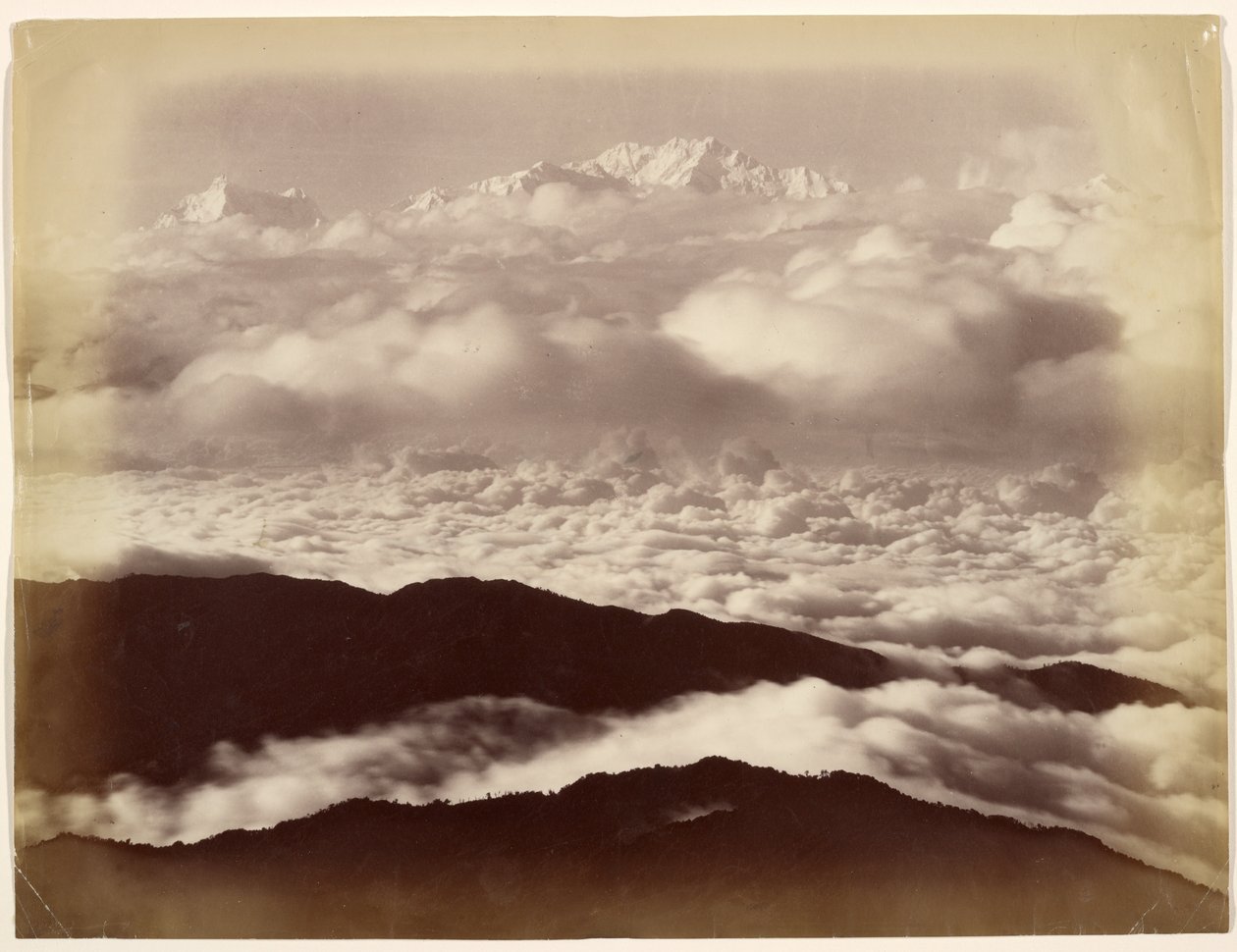 Nascer do sol em Kimchimjimja. de Samuel Bourne