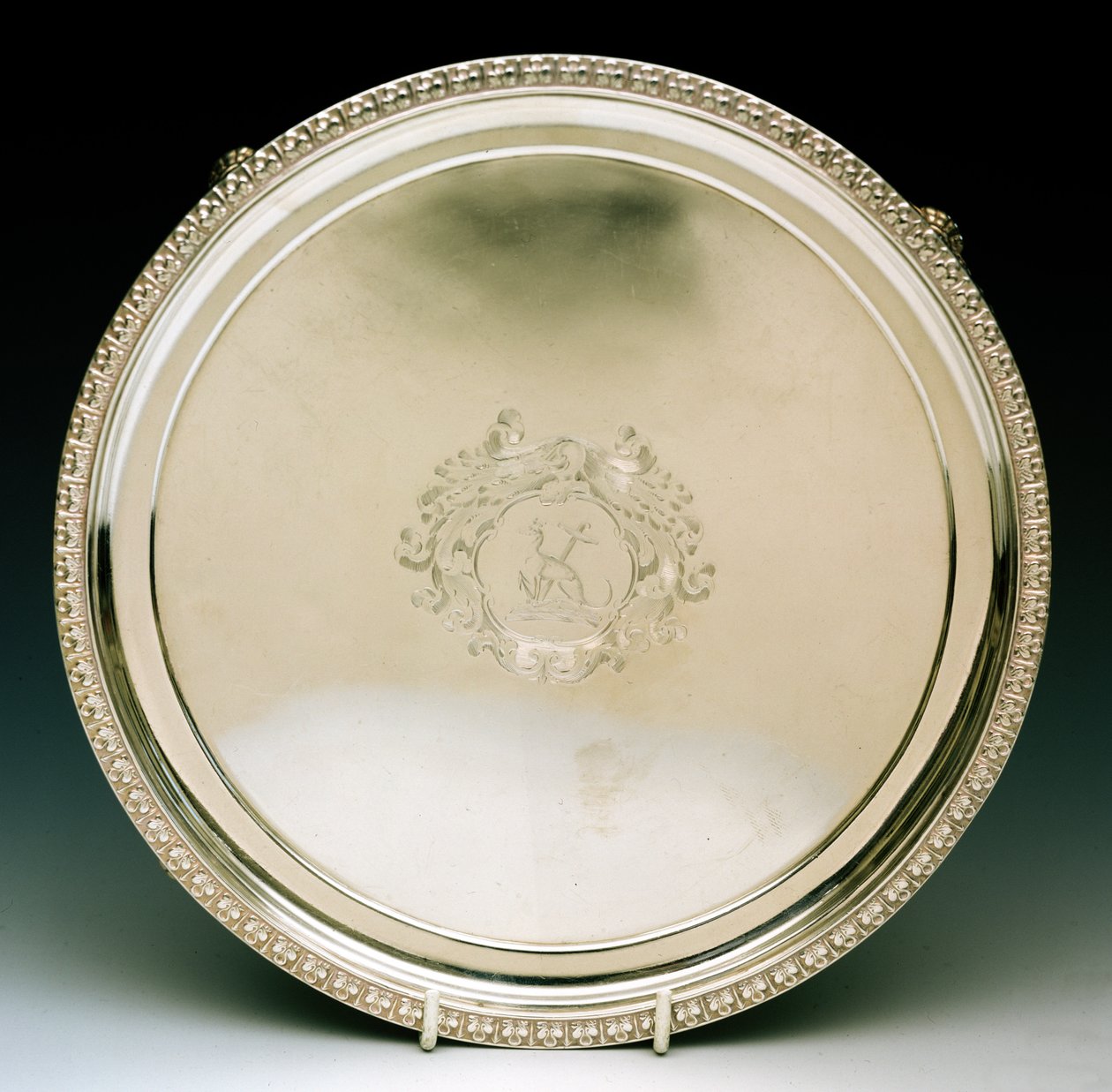 O Lyell Salver, 1818 (prata) (veja também 355574) de Samuel Hennell