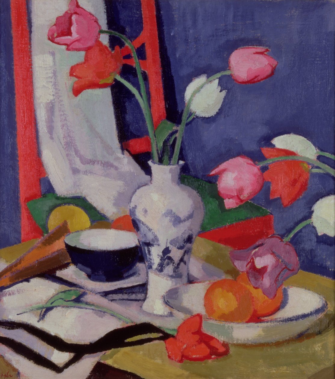 Tulipas e Frutas, c.1919 (óleo sobre tela) de Samuel John Peploe