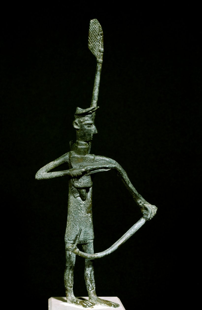 Cultura nuraginesa (nuraghi) Sardenha: estatueta de arqueiro de bronze. Século VIII-7 AC. Cagliari, Museu Nacional de Arqueologia, Sardenha, Itália. de Sardinia Nuragic Civilization