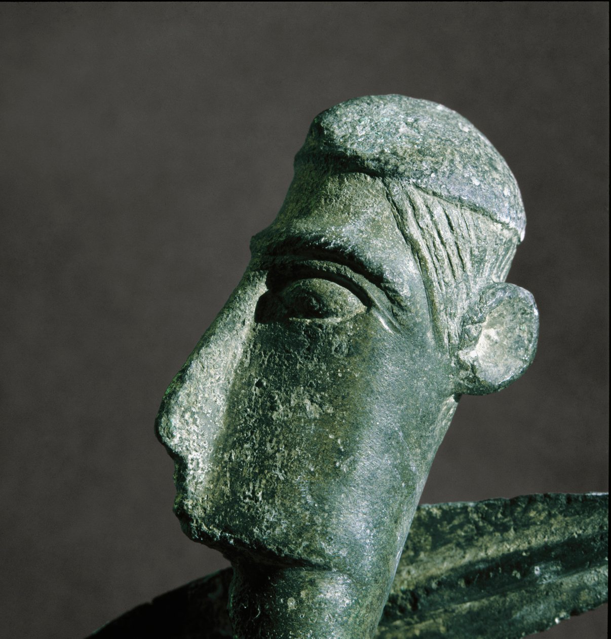 Cultura nuragínica (nuraghi) Sardo: cabeça de guerreiro de bronze. Século VIII-7 AC. Cagliari, Museo Nazionale Archeologico, Sardenha, Itália de Sardinia Nuragic Civilization