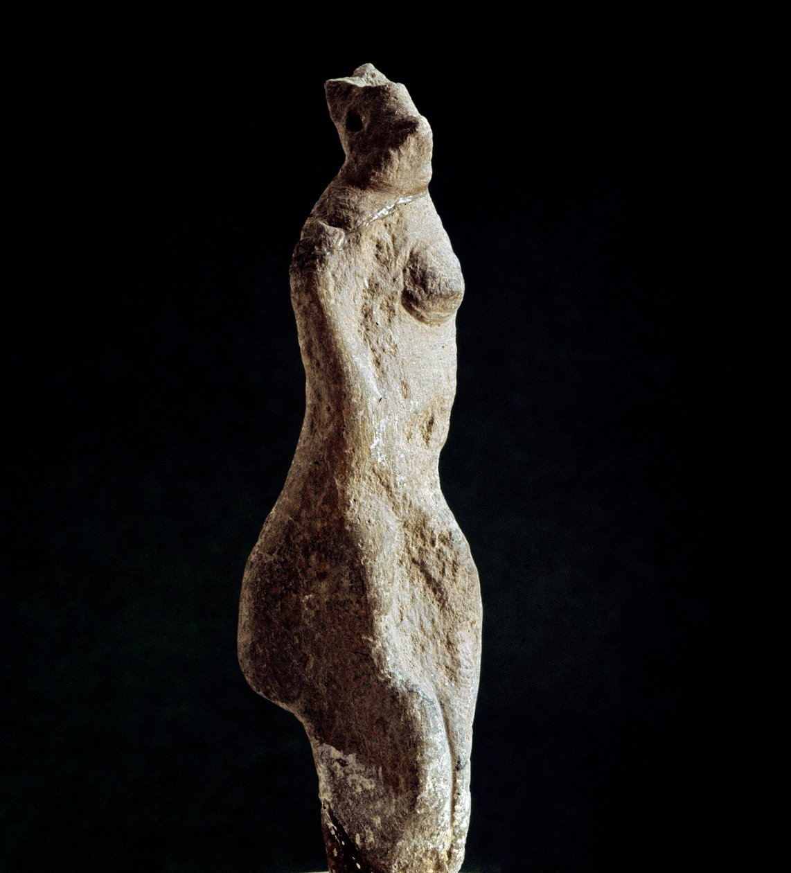 Cultura nuragic (nuraghi) Sardenha: estatueta calcária de Vénus steatopigic (forma lombar) (Venus de Macomer), proveniente de Macomer, perto de Nuoro. Datação do período pré-nurálgico (século 25-18 a.C.) Eneolítico. Cagliari, Museo Nazionale Archeologico de Sardinia Nuragic Civilization