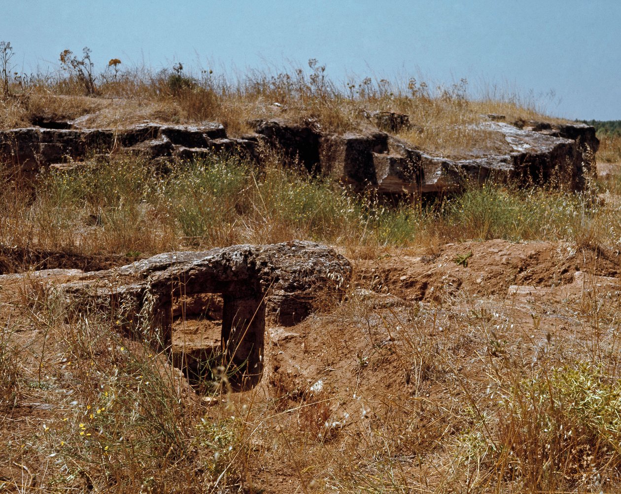 Cultura nuragínica (nuraghi) Sardenha: ruínas da cidade pré-nurálgica no megalitic local de Anghelu Ruju: a torre central. Século XX a.C. Alghero, Sardenha Itália de Sardinia Nuragic Civilization