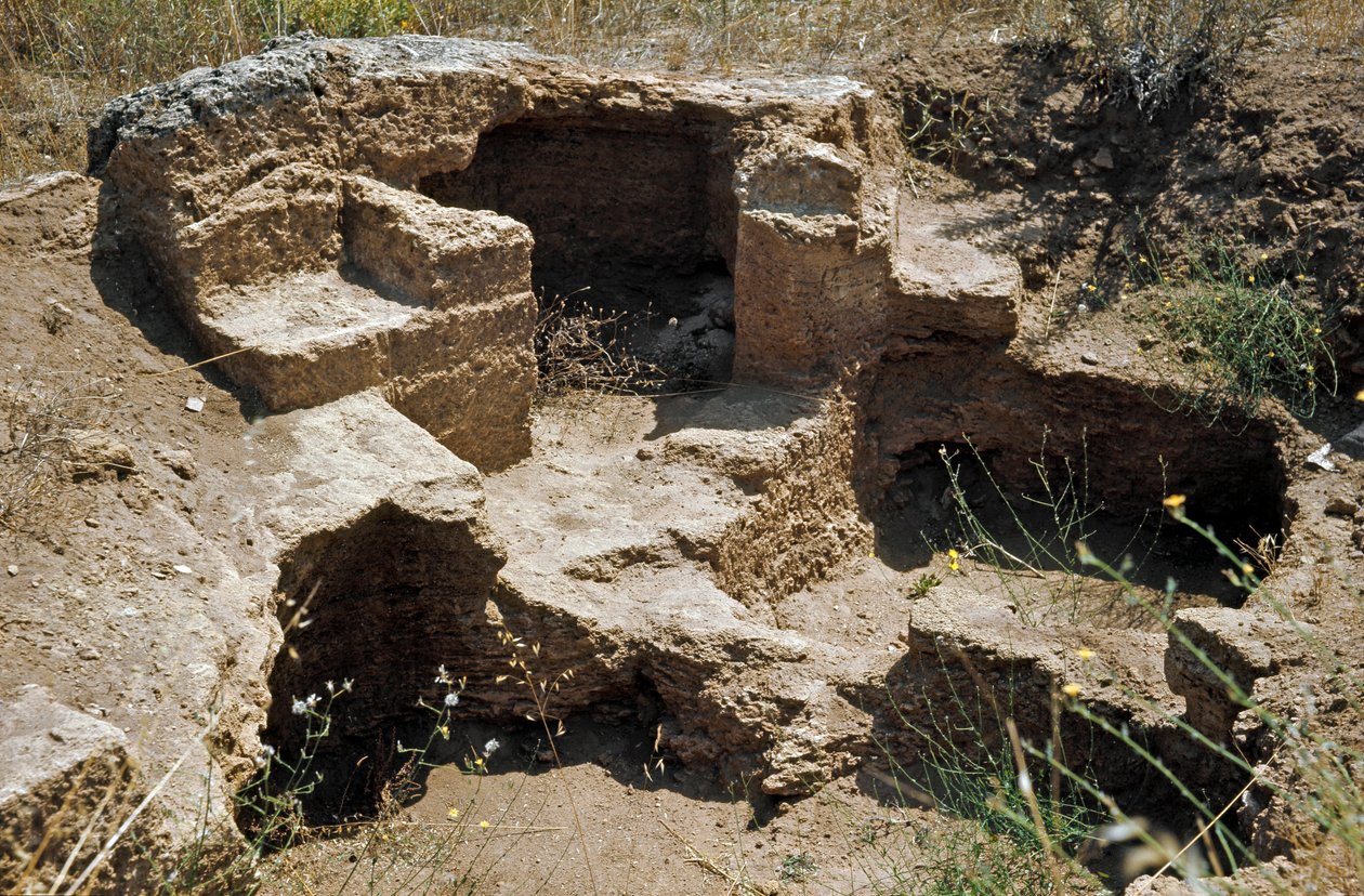 Cultura nuragínica (nuraghi) Sardenha: ruínas da cidade pré-nurálgica no megalitic local de Anghelu Ruju: a torre central. Século XX a.C. Alghero, Sardenha Itália de Sardinia Nuragic Civilization