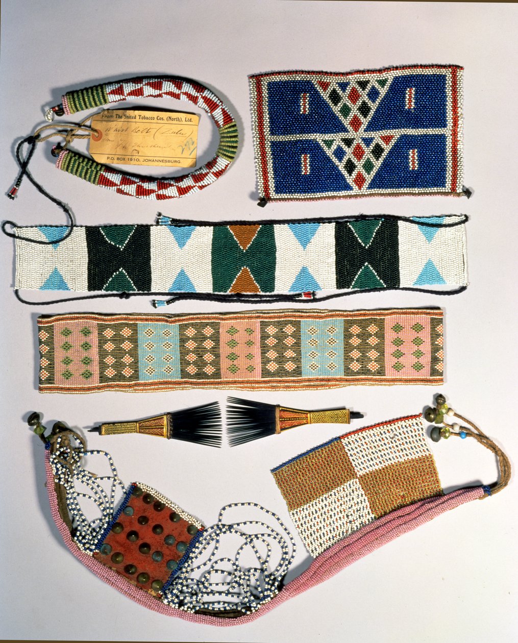 Colecção de artefactos com contas zulu de School African