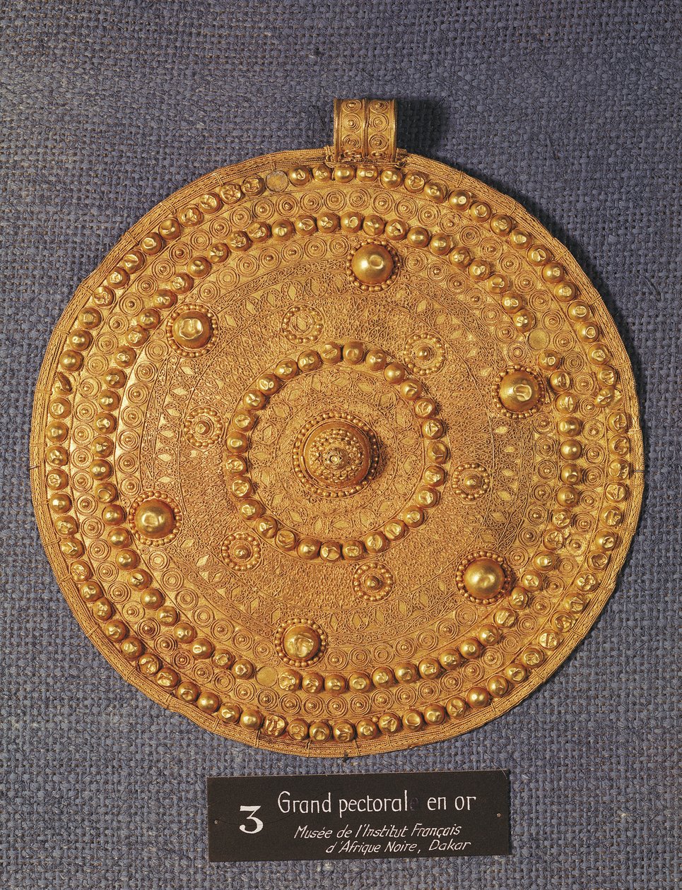 Pectoral, do Senegal de School African