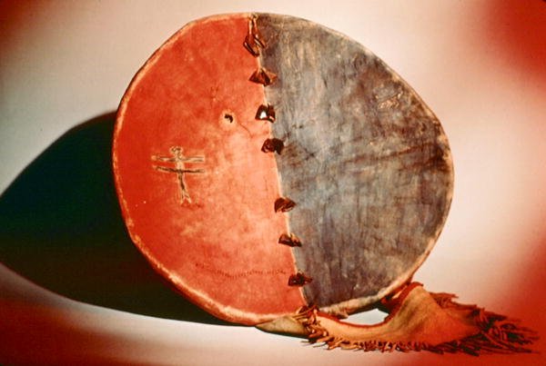 Escudo de Guerra, Tribo Sioux (buckskin) de School American