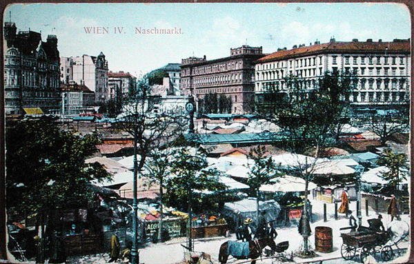 Cartão postal representando o Naschmarkt (Food Market) em Viena, c.1915 (cor litho) de School Austrian