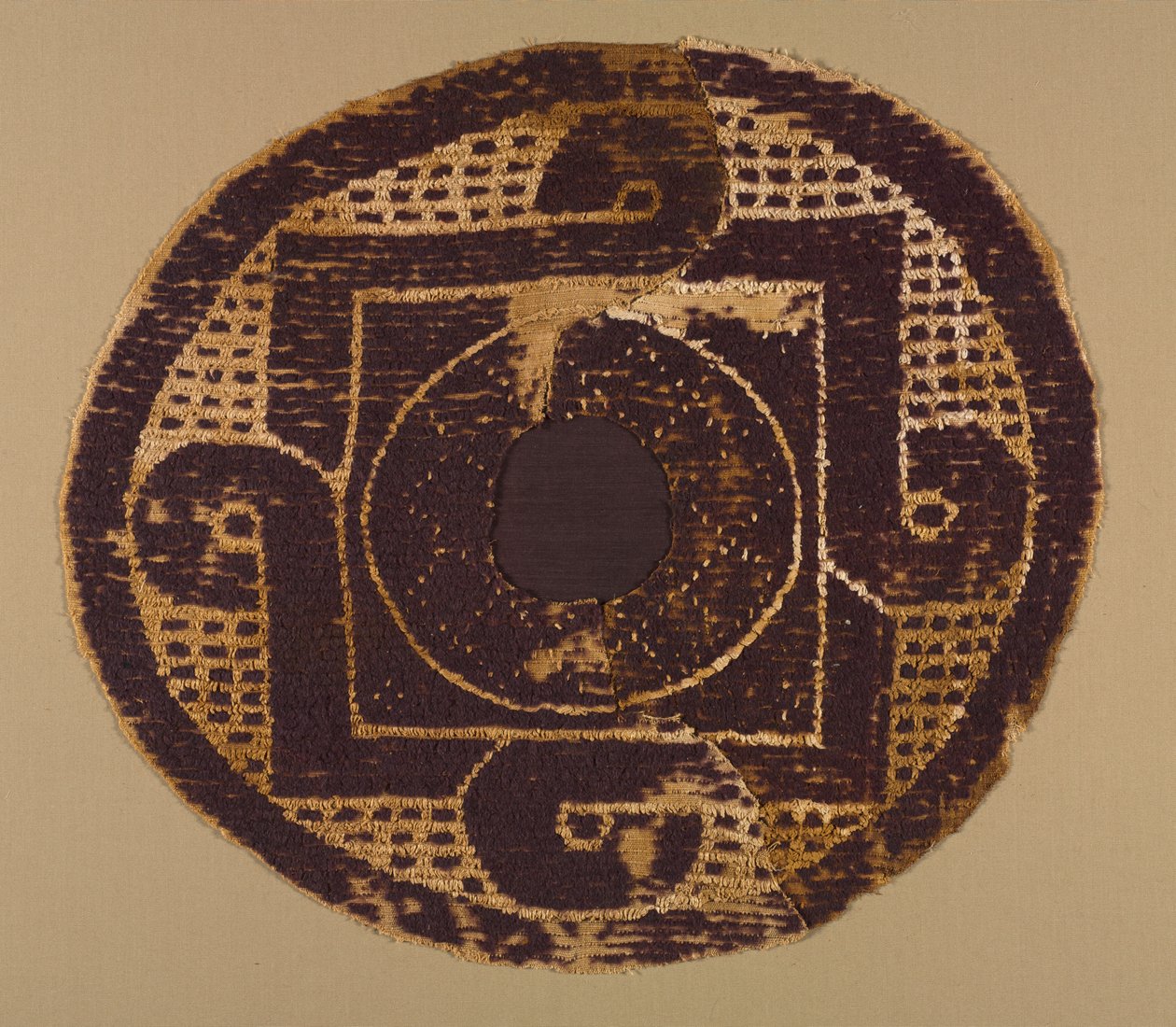 Roundel em laço a partir de um cobertor ou capa, 300s-400s (tapeçaria com trama suplementar, linho não tingido e lã tingida) de School Byzantine