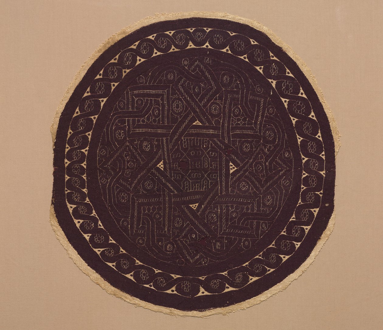 Roundel from a Curtain, 300s (chão liso com trama de tapeçaria e trama suplementar, linho não tingido e lã tingida) de School Byzantine