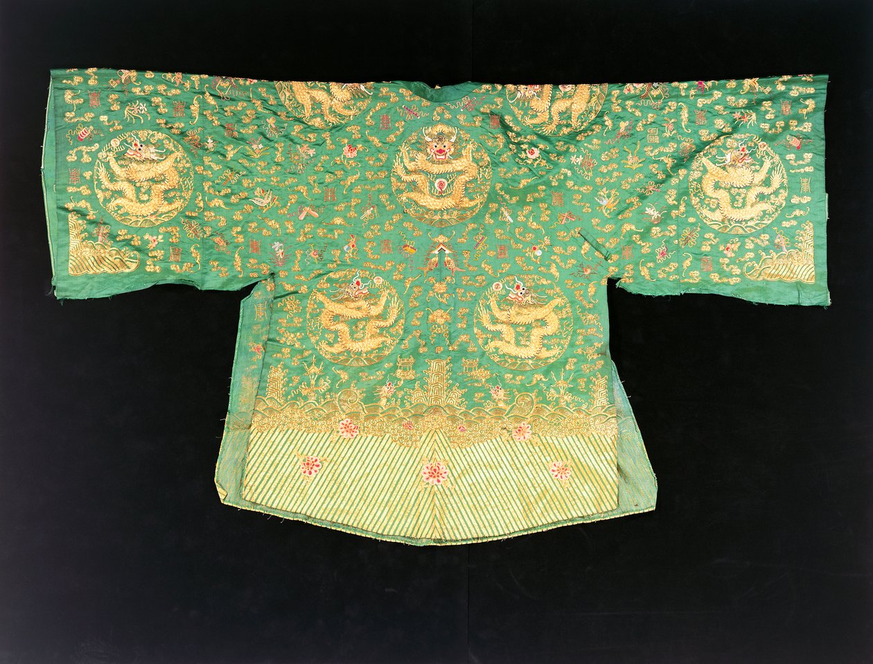 Uma túnica de dragão chinês de cetim verde oliva (cetim) de School Chinese
