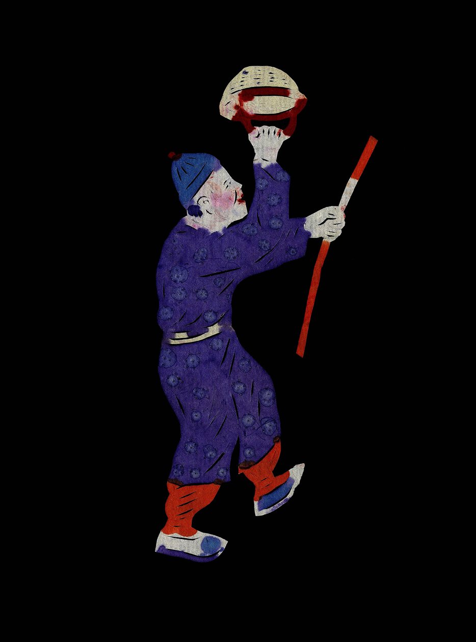 Personagem da vida quotidiana, com um cesto e um pau. Corte de papel pintado ou "Jian Zhi", arte popular chinesa, Pekin. de School Chinese