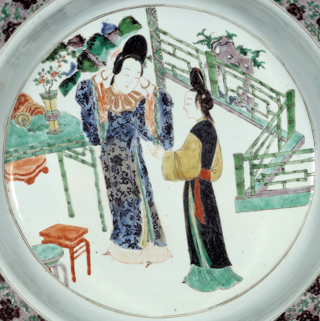 Arte chinesa: "Duas mulheres com estilo elegante" Prato de cerâmica do século XVIII. Paris, Museu Guimet, Museu Nacional de Arte Asiática de School Chinese