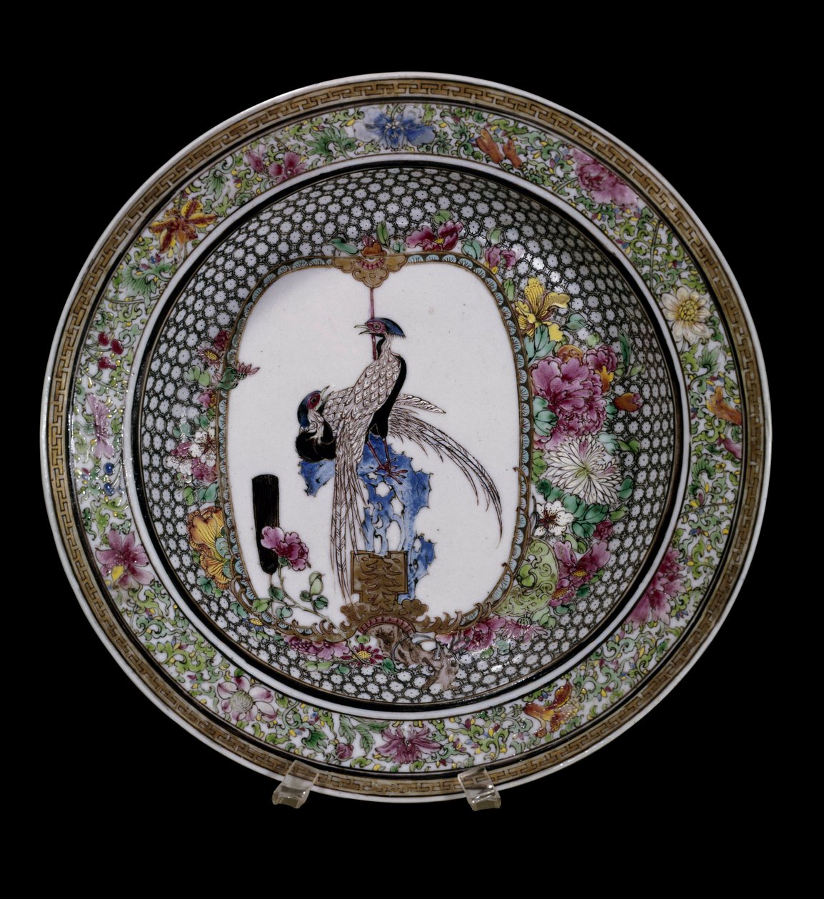 Arte chinesa: placa de cerâmica da família rosa decorada com pássaros e flores. Qianlong Reg (1736-1795). Paris, Musee Guimet, Musee national des Arts Asians. de School Chinese