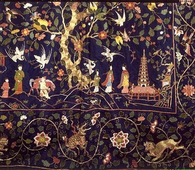Pendurados bordados na Cama de Estado da Abadia de Calke, início do século XVIII (detalhe) (bordado de sedas coloridas e fio de ouro) de School Chinese
