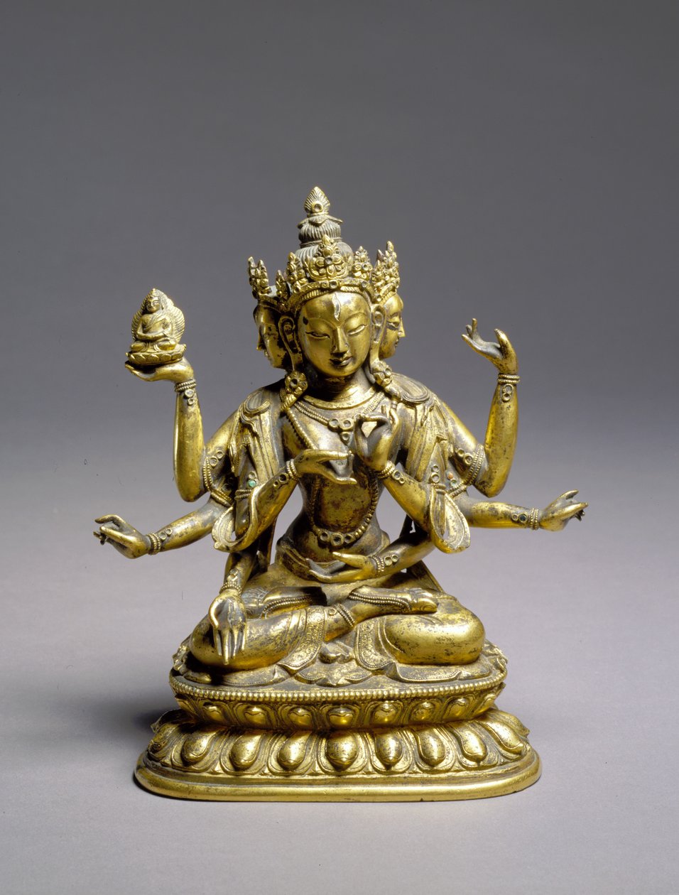 Usnisavijaya sentado, dinastia Qing (bronze com douradura e malaquite) de School Chinese