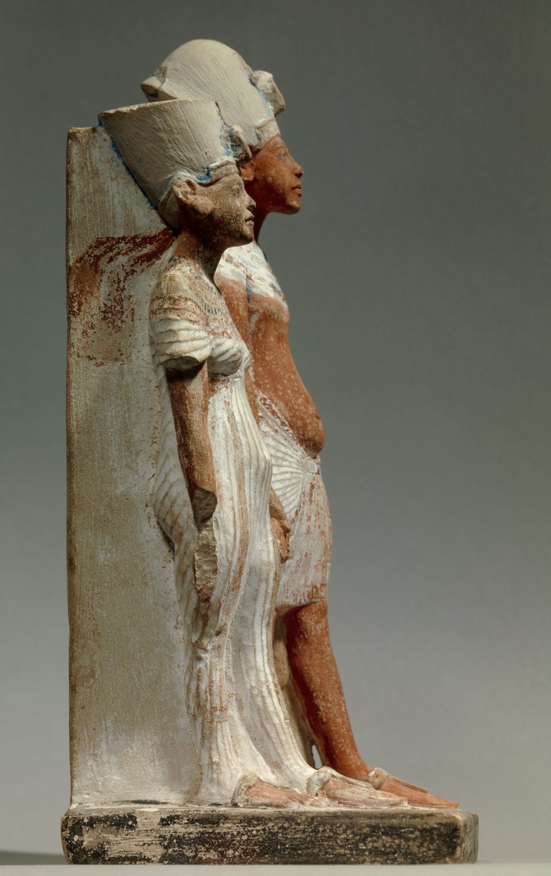 Arte do Antigo Egipto: O Rei Akhenaton e a Rainha Nefertiti. Escultura em calcário pintado, feita por volta de 1360 a.C. Paris, Musee Du Louvre de School Egyptian