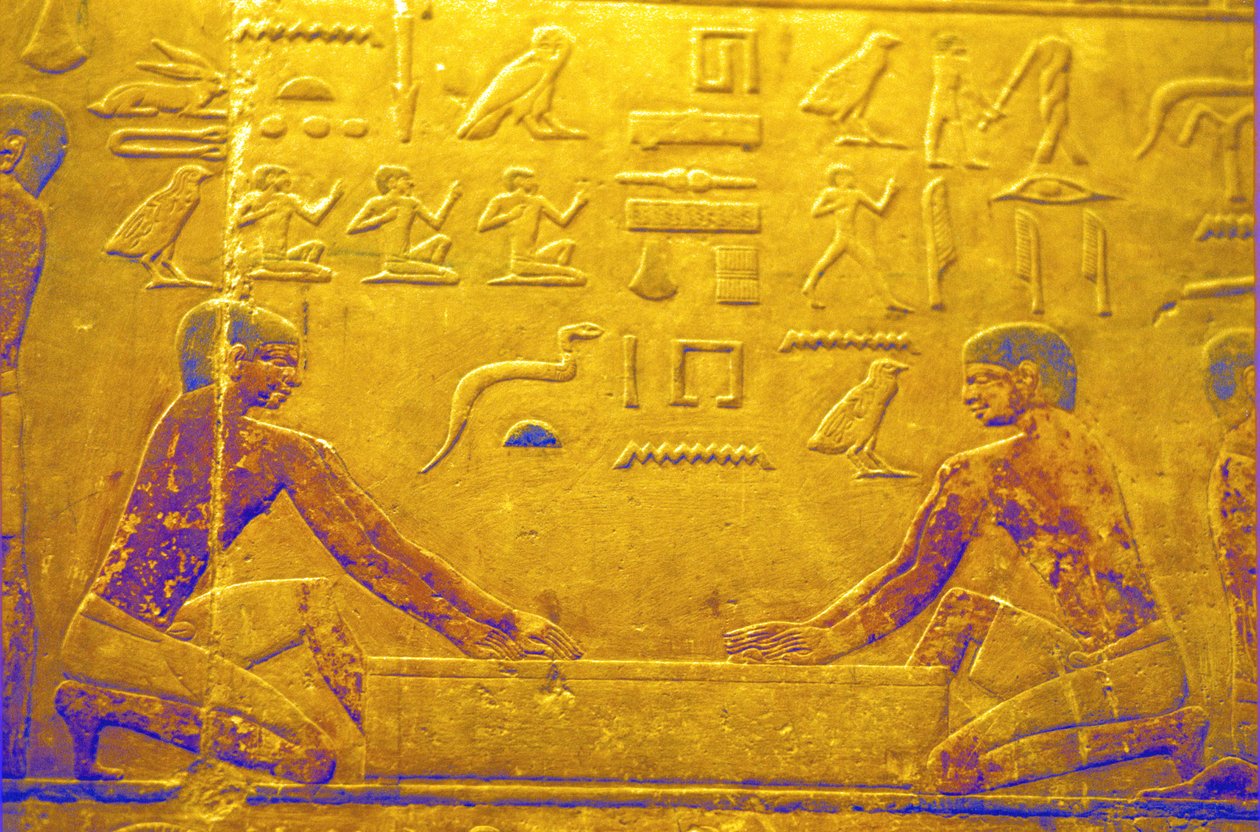 Antigo Egipto, Escultura/Pintura mural, Mastaba/Túmulo de Ti, Saqqara, 5.ª Dinastia, Trabalhadores a polir madeira (foto) de School Egyptian