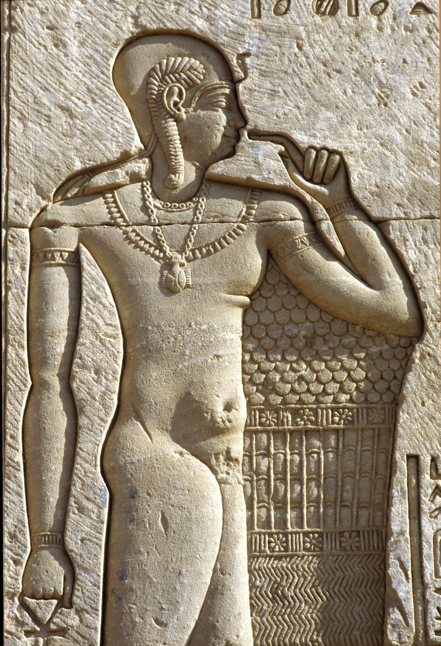 Antigo Egito, Pintura/gravura mural, Ihy, filho de Amun e Mut, Templo de Hathor, Dendera (foto) de School Egyptian