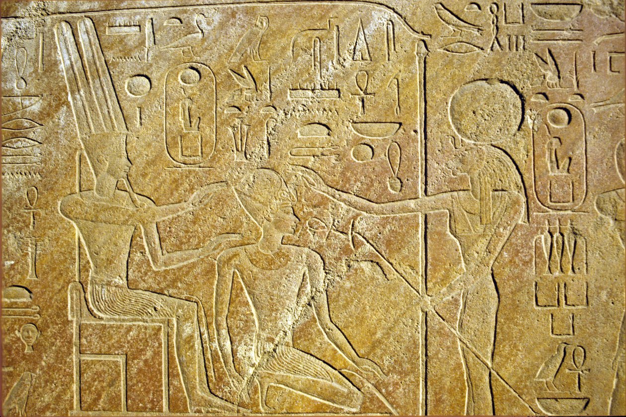 Antigo Egipto, Pintura/gravura mural, Sakhmet dirige-se a Amon Ra e Hatshepsut, Templo de Karnak, Luxor de School Egyptian