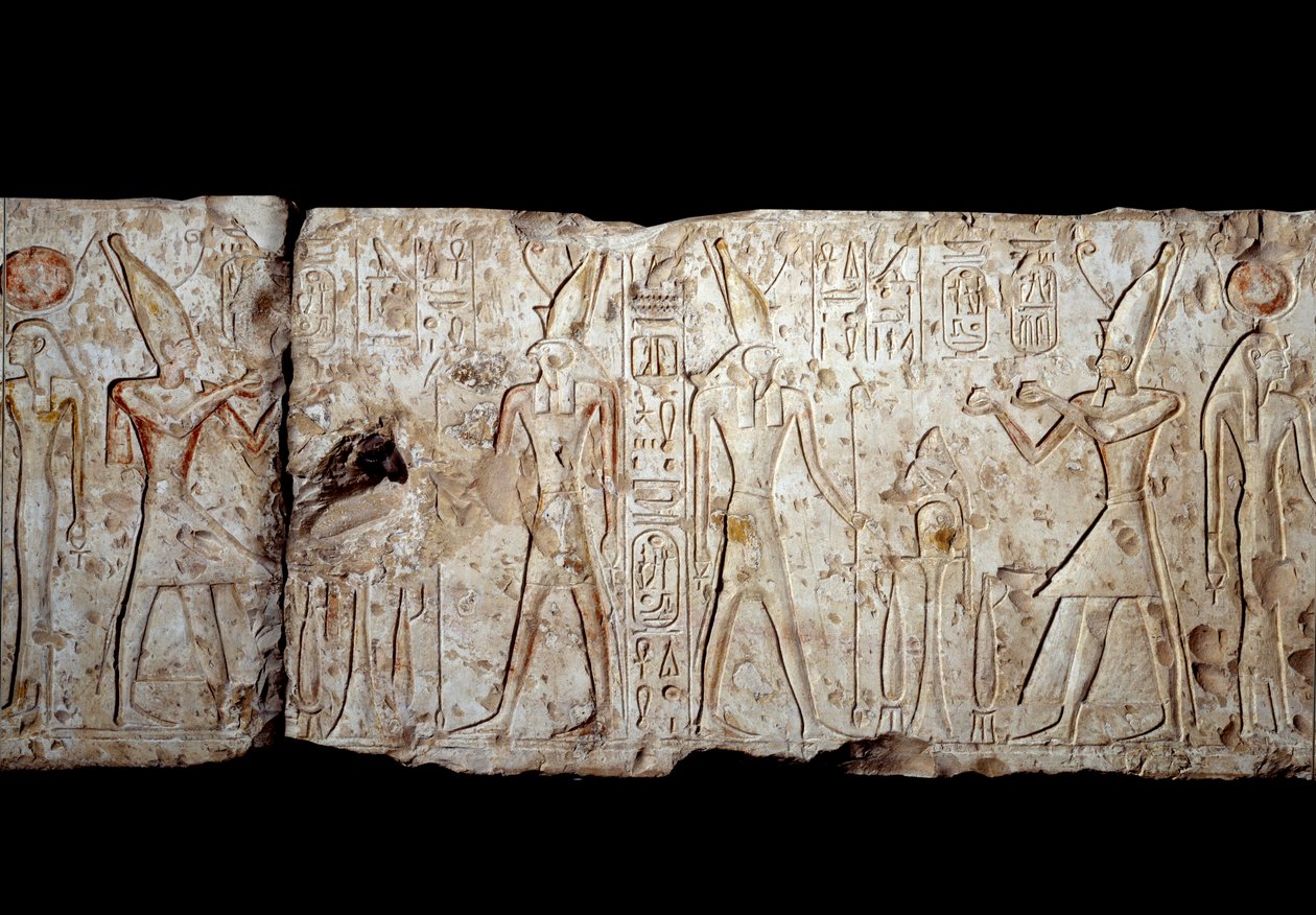 Arte Egípcia Antiga: Ramsés II faz oferendas a Osíris. Baixo relevo em pedra calcária de Abydos (1279-1213 a.C.) 19ª Dinastia. Novo Império. Paris, Musee Du Louvre de School Egyptian
