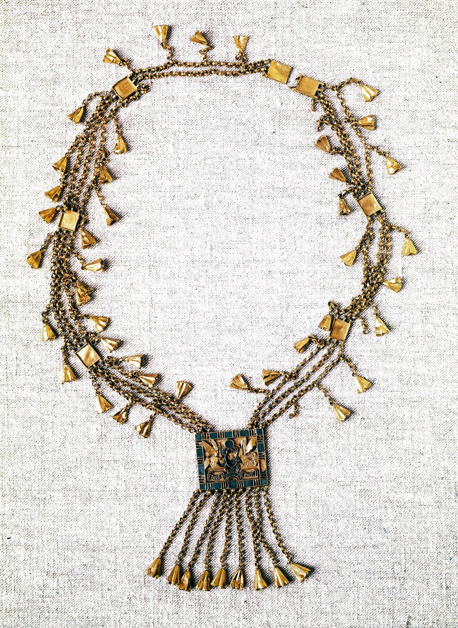 Antiquite egípcio: colar de ouro do Faraó Pinedjem. 21ª dinastia (ca. 1069-945). Paris, Museu do Louvre de School Egyptian
