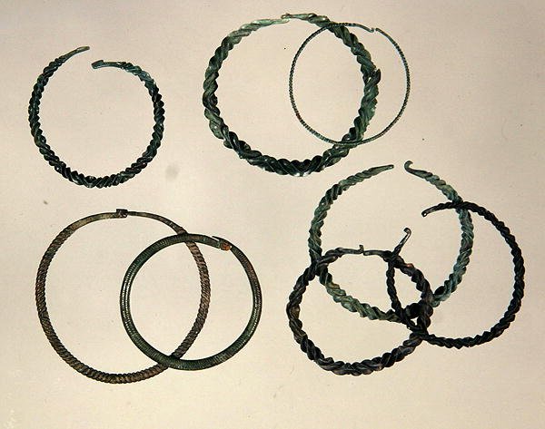 Jóias encontradas em Nordhessen, período de Hallstatt (metal) de School German