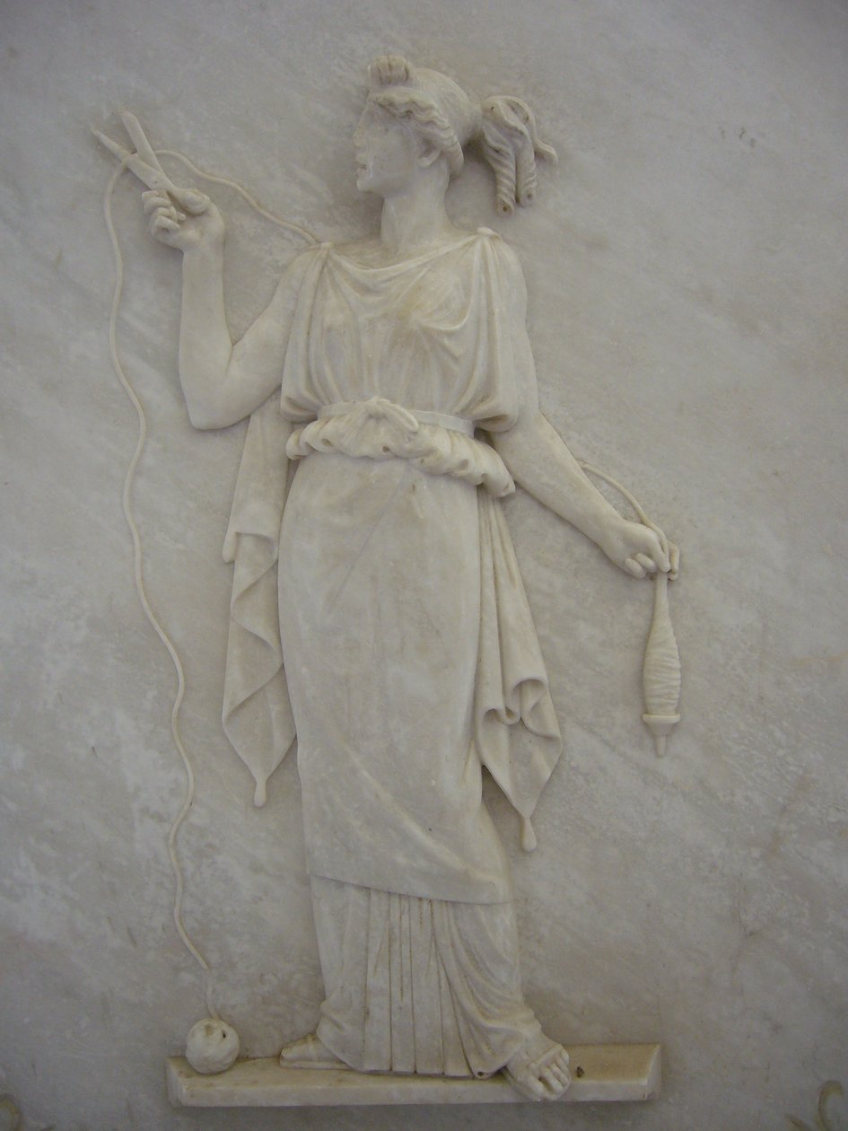 Baixo relevo de Atropos cortando o fio da Vida (mármore) de School Greek