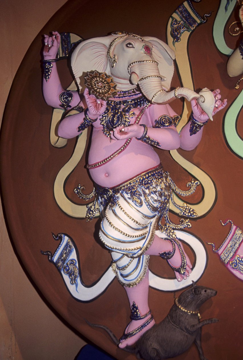Ídolo do deus Ganesh com cabeça de elefante (gesso) de School Indian