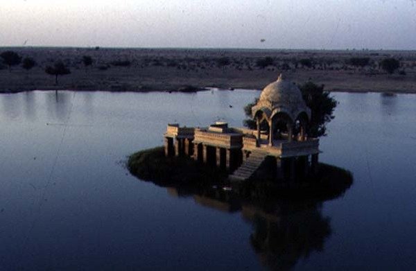 Jag Mandir no Lago Pichola (foto) de School Indian