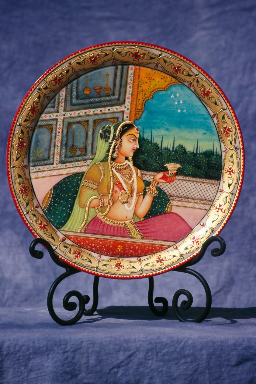Pintura em miniatura sobre marfim, Senhora a saborear uma bebida de School Indian