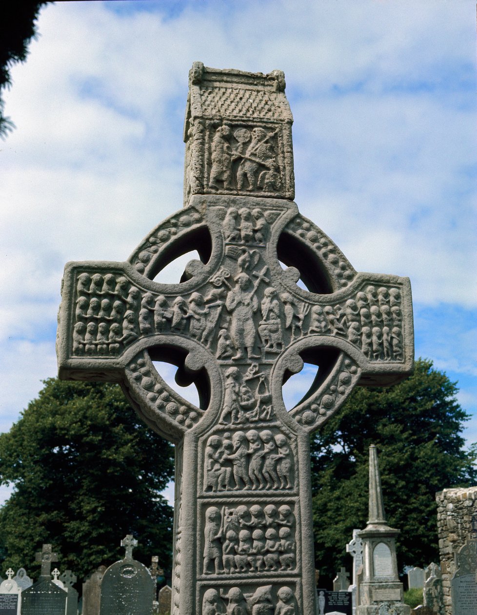 Vista da Cruz de Muiredach, pedra talhada, c.521 de School Irish