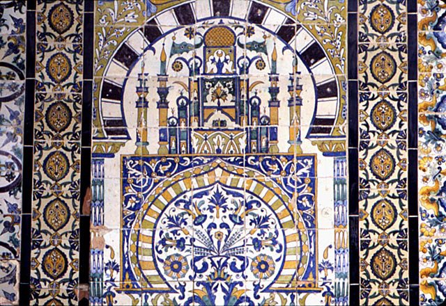 Tunísia em Kairouan: decoração do Mosquee de School Islamic