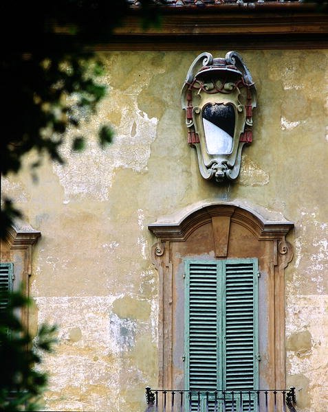 Detalhe da fachada sul da Villa la Pietra (foto) de School Italian