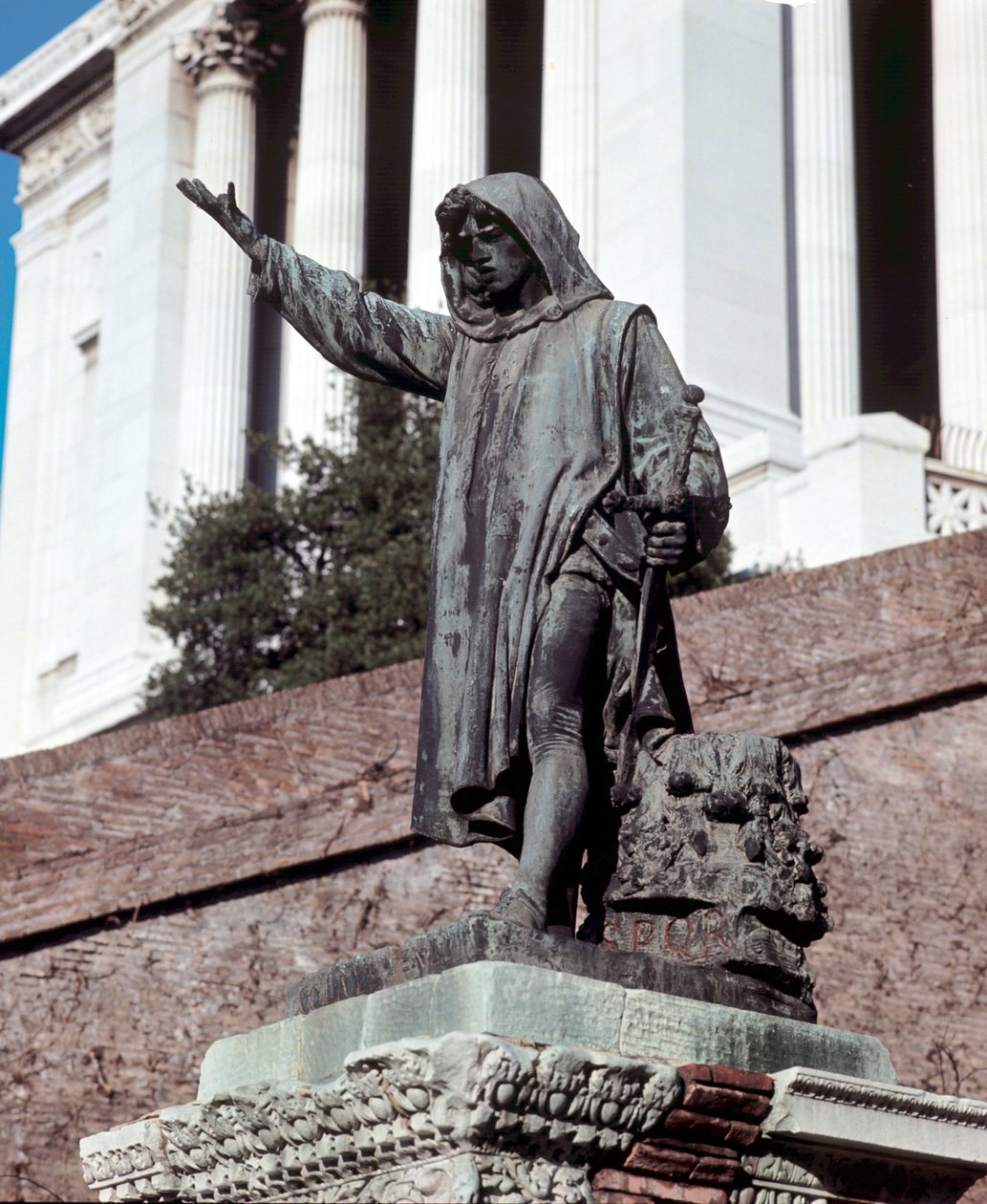Monumento dedicado à Cola di Rienzo (1314-1354) no Capitólio (Campidoglio) em Roma, de onde proclamou a República Romana em 20/05/1347. de School Italian
