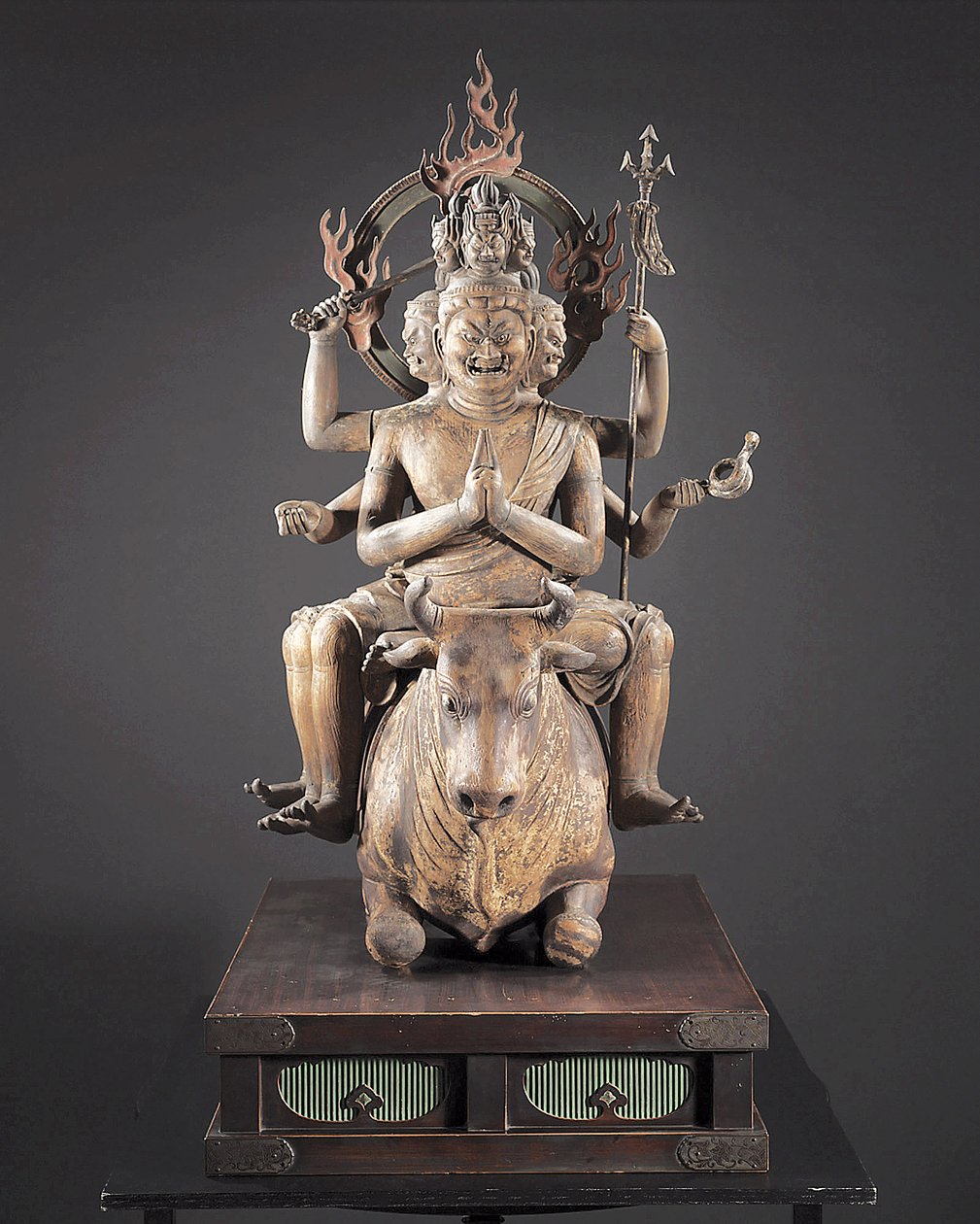Daiitoku Myoo, período Kamakura, c.1251-99 (madeira, metal, folha de ouro e pigmento) de Japanese School