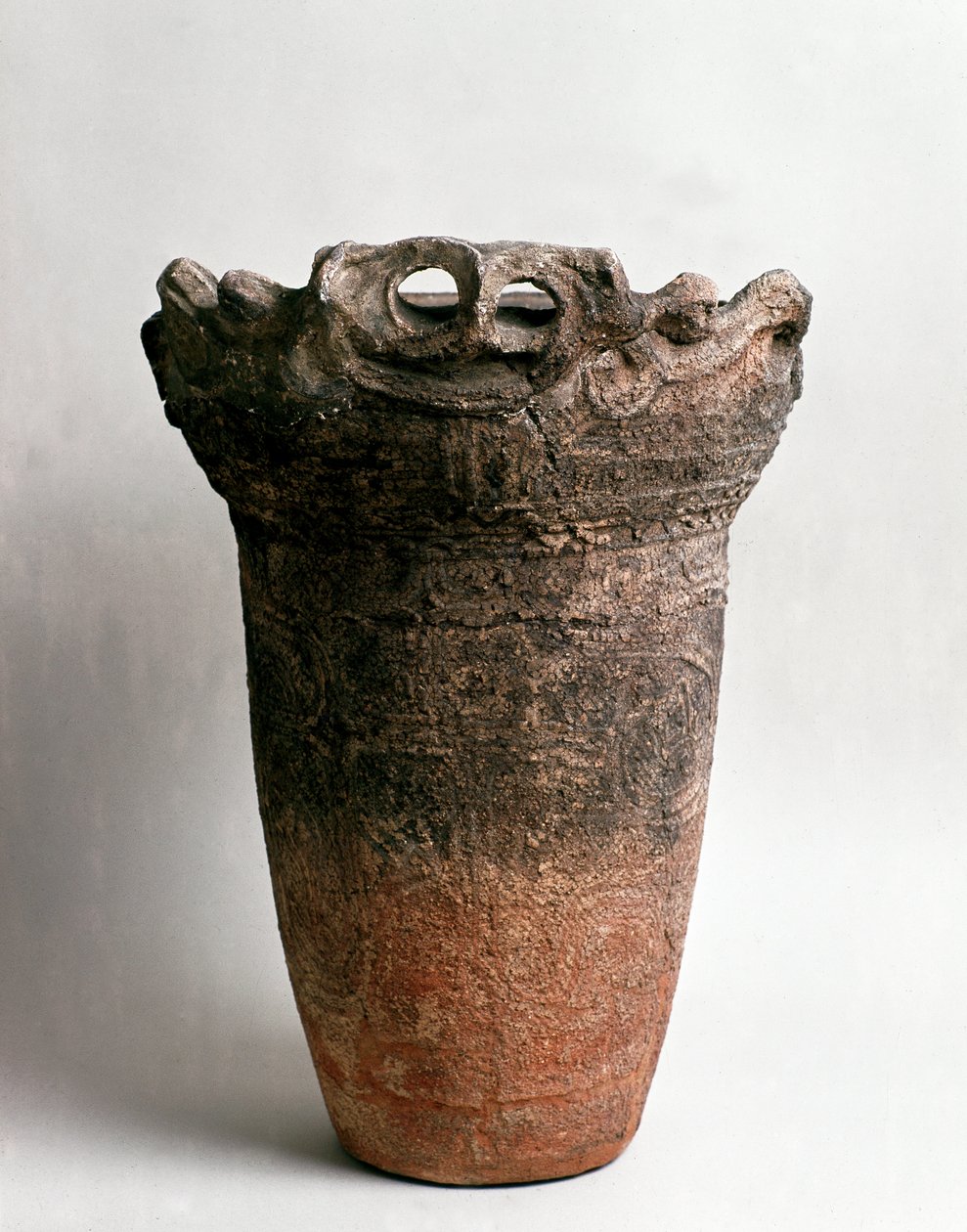 Grande vaso de terracota de Fukushima, período de Jomon do século 16-10 a.C. de Japanese School