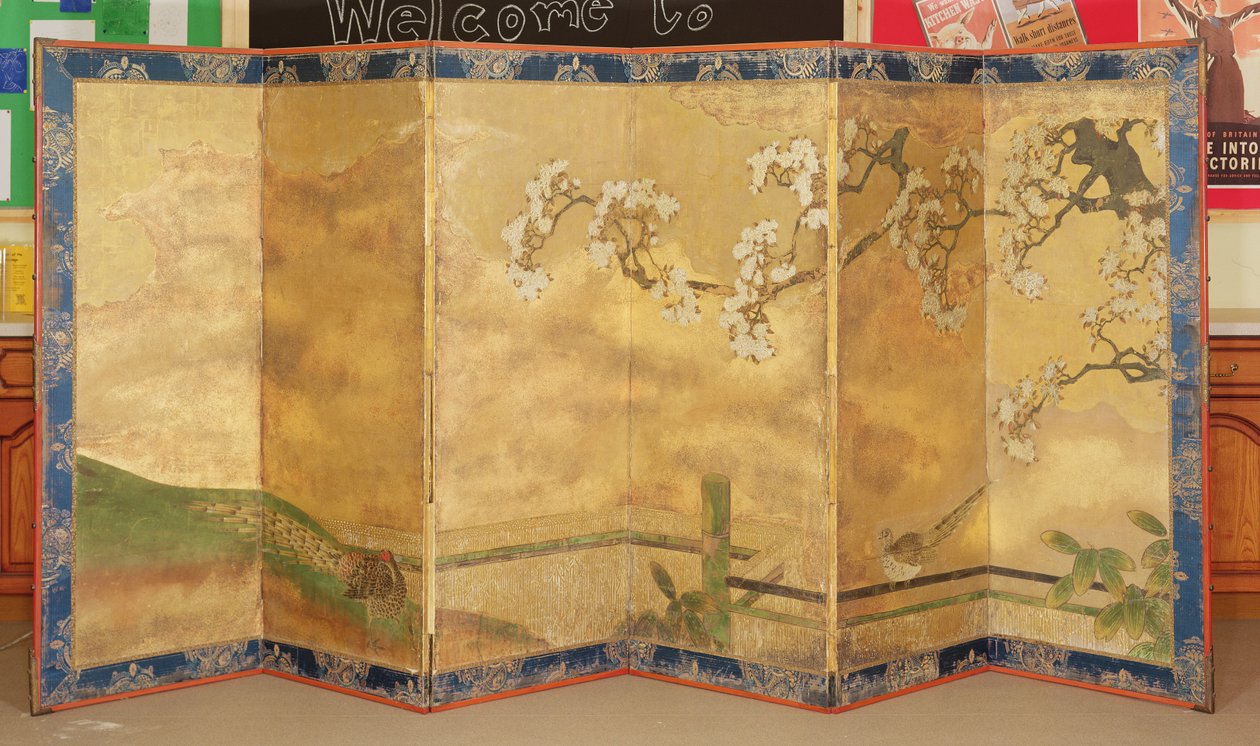 Um de um par de telas pintadas, japonês, final do século 17 ou início do século 18 (ver 144894 para par) de Japanese School